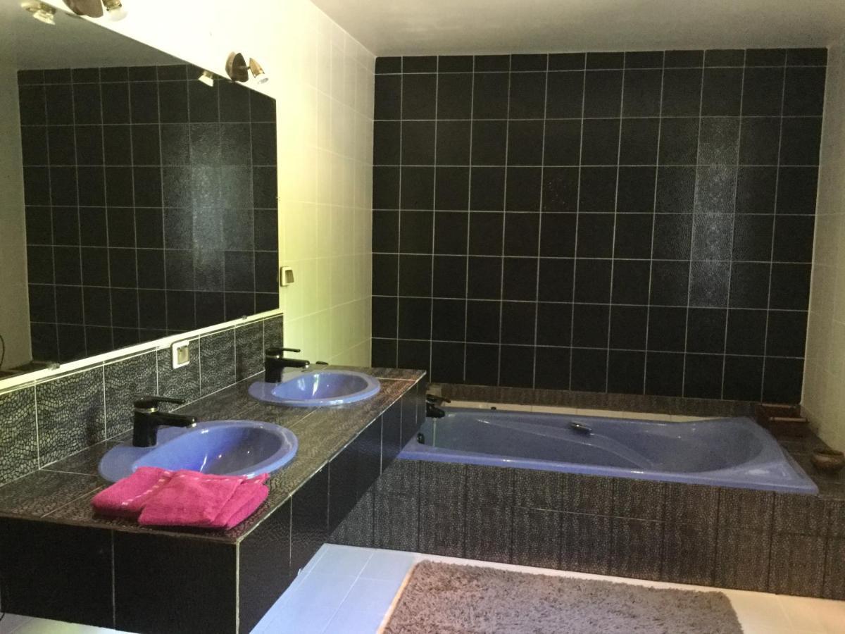 Chez Patricia Bed & Breakfast Castelnau-Montratier ภายนอก รูปภาพ