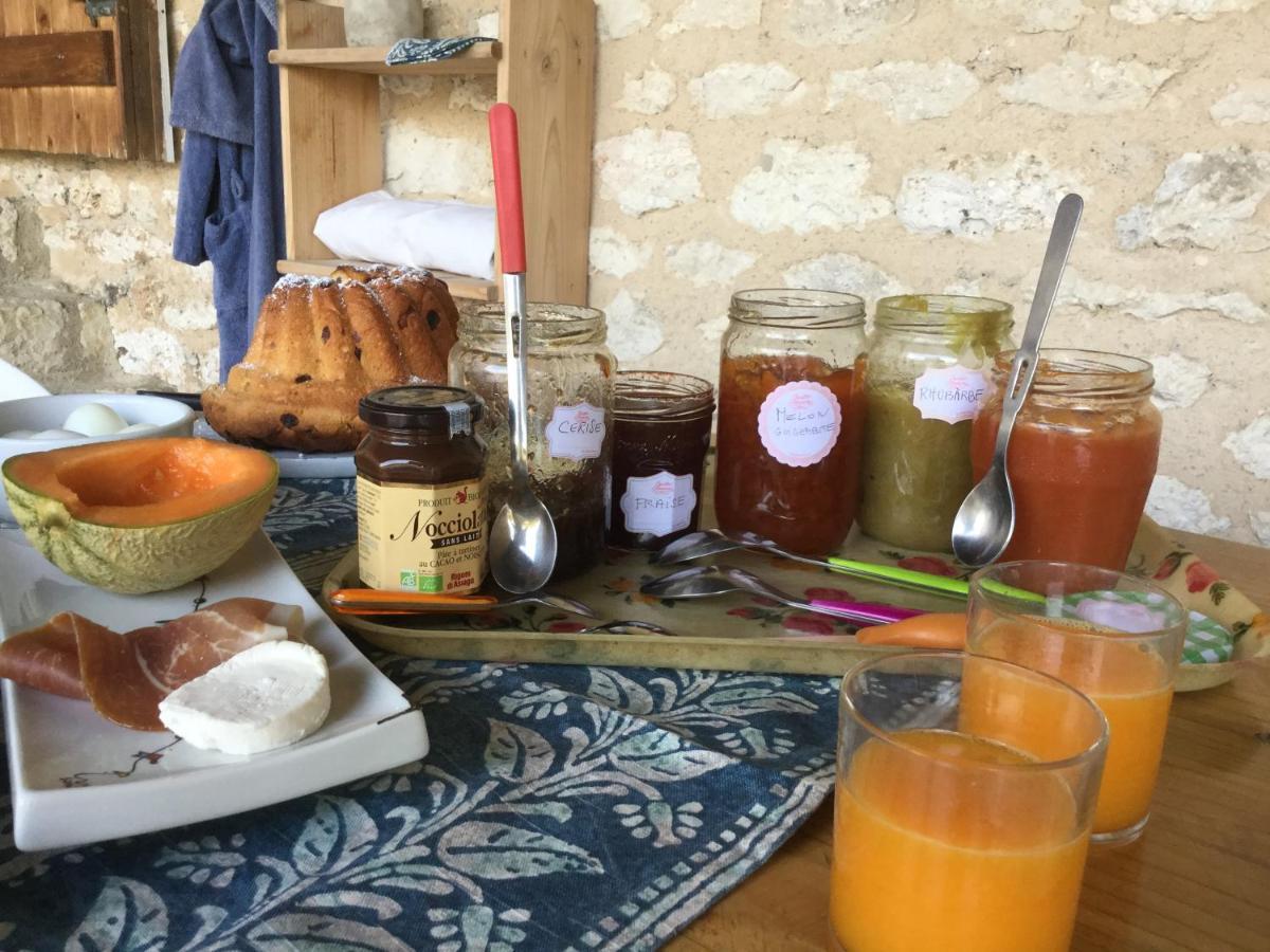 Chez Patricia Bed & Breakfast Castelnau-Montratier ภายนอก รูปภาพ